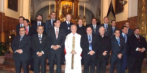 La actual Junta de Gobierno de nuestra Hermandad de Santa Cruz está constituida por los siguientes hermanos: Hermano Mayor: Juan […]