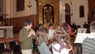 Concierto de Navidad El próximo viernes 16 se celebrará un año más el concierto de Navidad, tras la Misa de 20:00; dicho concierto será ofrecido por los alumnos del Conservatorio de Música Elemental de Triana.